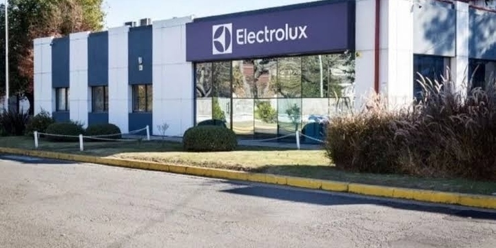 Imagen de Electrolux cerr&oacute; su planta en Rosario y acord&oacute; indemnizaciones para 200 trabajadores