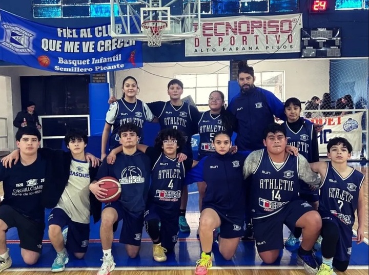Imagen de La U13 de Athletic peg&oacute; primero y arranc&oacute; los playoffs con una victoria