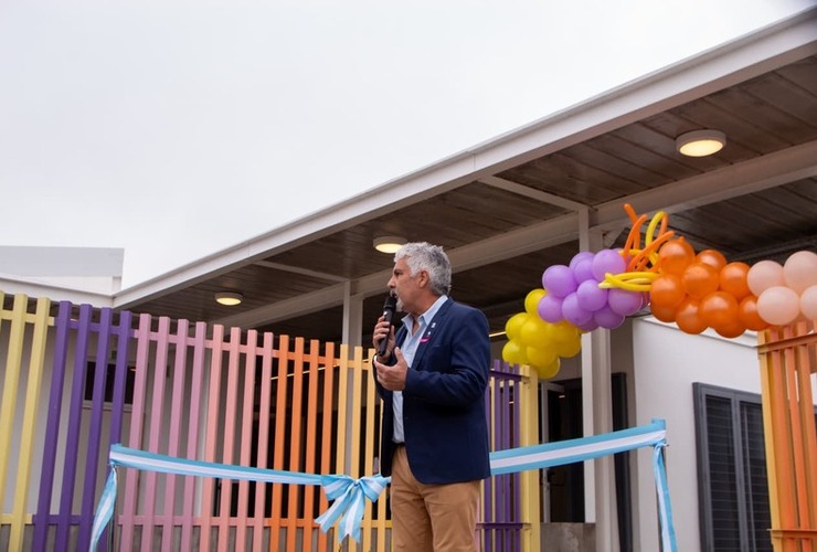 Imagen de Jorge Berti: �Hoy no inauguramos solamente un edificio; hoy abrimos una puerta al futuro�