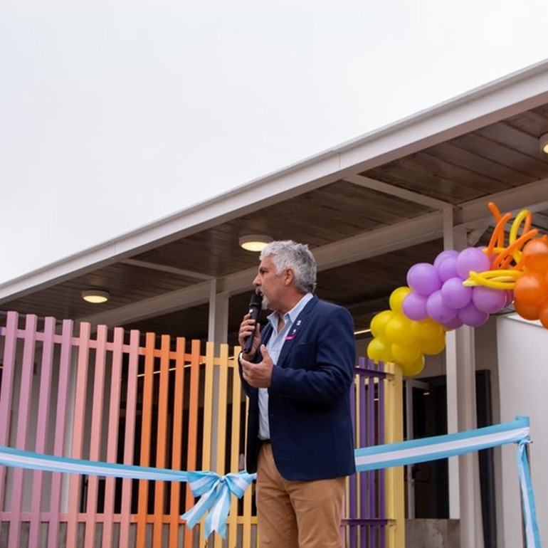 Imagen de Jorge Berti: �Hoy no inauguramos solamente un edificio; hoy abrimos una puerta al futuro�