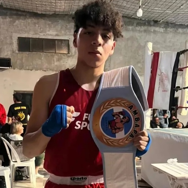 Imagen de Alexis Ybalo gan&oacute; por decisi&oacute;n un&aacute;nime y llev&oacute; el cintur&oacute;n AMBAPA a Arroyo Seco