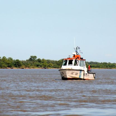 Imagen de Hallaron en San Pedro el cuerpo del tercer pescador desaparecido tras el naufragio en Fray Luis Beltr&aacute;n