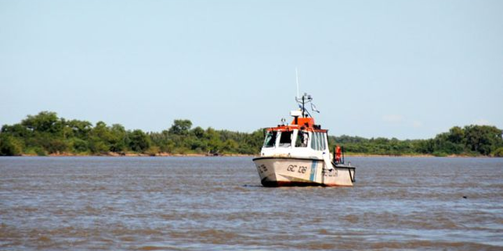 Imagen de Hallaron en San Pedro el cuerpo del tercer pescador desaparecido tras el naufragio en Fray Luis Beltr&aacute;n