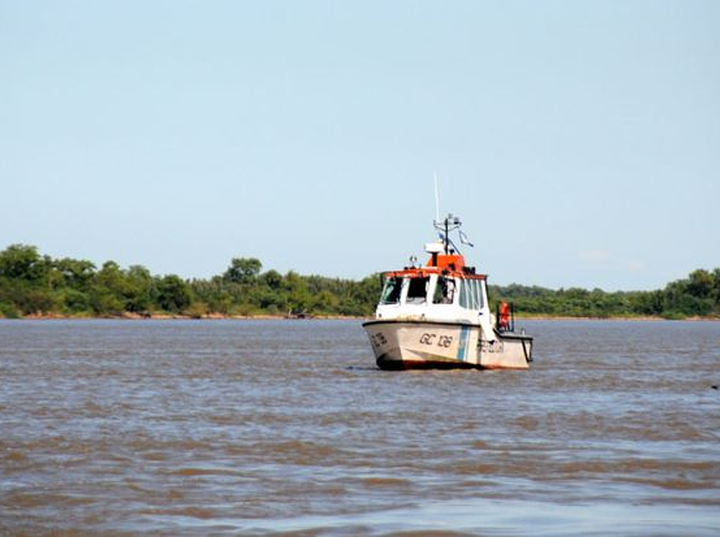 Imagen de Hallaron en San Pedro el cuerpo del tercer pescador desaparecido tras el naufragio en Fray Luis Beltr&aacute;n
