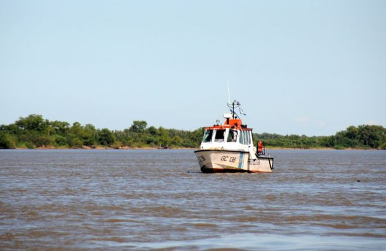 Imagen de Hallaron en San Pedro el cuerpo del tercer pescador desaparecido tras el naufragio en Fray Luis Beltr&aacute;n