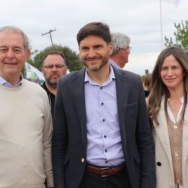 Daniel Tonelli, Maximiliano Pullaro y Celina Martini.