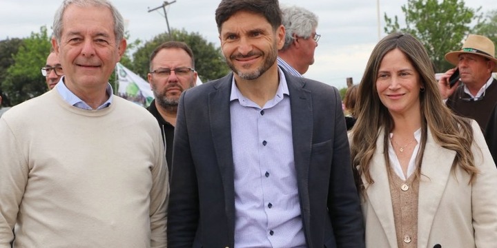 Daniel Tonelli, Maximiliano Pullaro y Celina Martini.