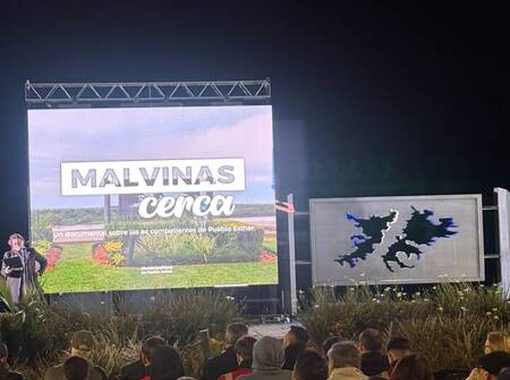 Imagen de Pueblo Esther estren&oacute; el documental "Malvinas Cerca" y firm&oacute; un convenio de capacitaci&oacute;n con la UNR