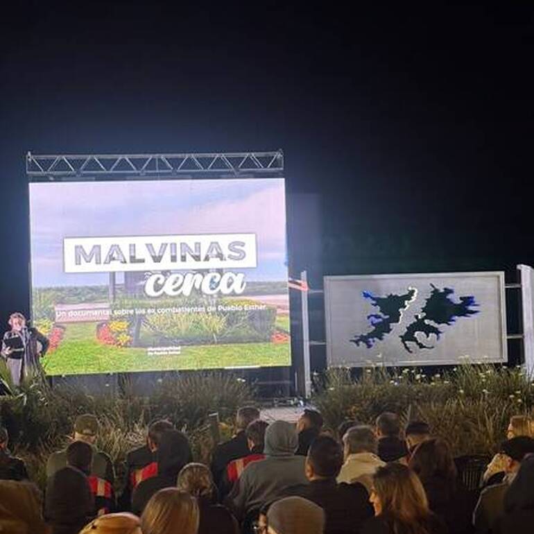 Imagen de Pueblo Esther estren&oacute; el documental "Malvinas Cerca" y firm&oacute; un convenio de capacitaci&oacute;n con la UNR
