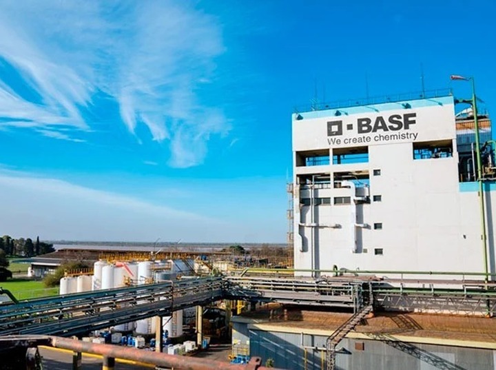 Imagen de Preocupaci&oacute;n en General Lagos: BASF reducir&aacute; turnos y el gremio qu&iacute;mico se declar&oacute; en asamblea permanente