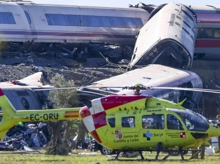 Dos trenes de alta velocidad, uno de Renfe y otro de Iryo, colisionaron esta mañana (EFE/Ismael Herrero) Dos trenes de alta velocidad, uno de Renfe y otro de Iryo, colisionaron esta mañana (EFE/Ismael Herrero)