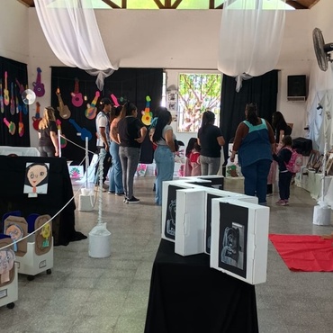 Imagen de El Jard&iacute;n N&deg; 297 "Lucecitas del Paran&aacute;" celebra sus 15 a&ntilde;os con la muestra de arte "Cuando el arte se vuelve juego"