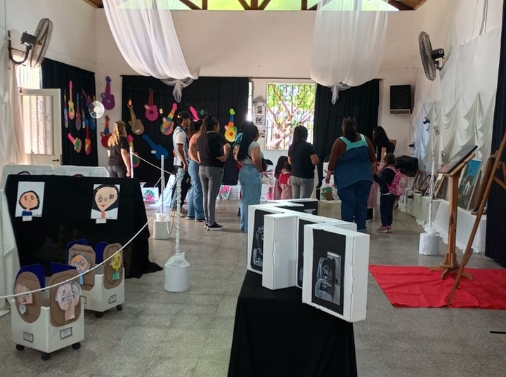 Imagen de El Jard&iacute;n N&deg; 297 "Lucecitas del Paran&aacute;" celebra sus 15 a&ntilde;os con la muestra de arte "Cuando el arte se vuelve juego"