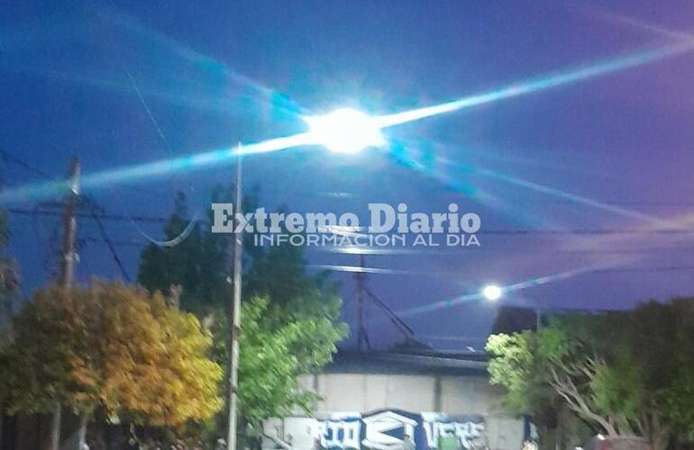 El tramo de cinco cuadras ya cuenta con nueva luminaria.