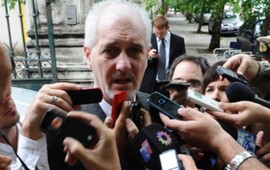 El abogado defensor de Tognoli, al salir de Tribunales federales. (Foto: S. Salinas)