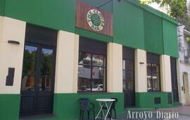 El bar esta en calle San Mart&iacute;n al 800