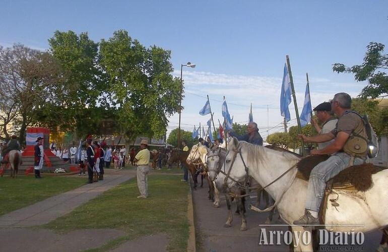 Más de 100 jinetes participan de la Marcha