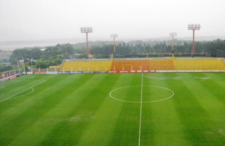 La cancha del Colectivero no drenó y el partido tuvo que ser postergado