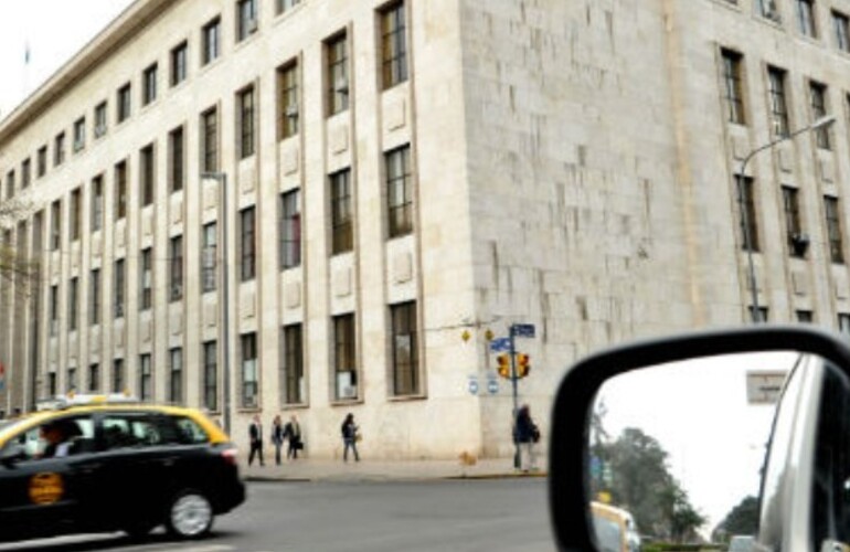 Los tribunales provinciales de Rosario, donde se investiga si policías de Pérez quisieron alterar un acta de procedimiento. (Foto de archivo)