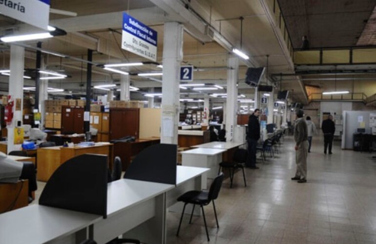 Las oficinas del API en Rosario, de paro por 24 horas.