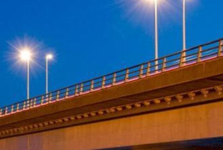 Imagen de Iluminación Puente de Ingreso  a la ciudad  desde Autopista y Construcción Rulos Intercambiadores