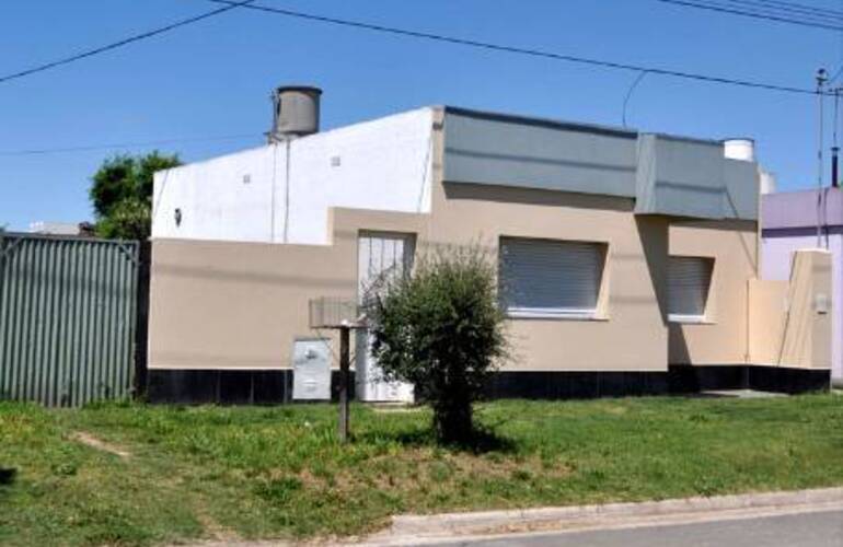 Frente de la casa del matrimonio de Estefania Heit y Jesús Olivera donde mantuvieron cautiva a Molina. | Foto: Télam
