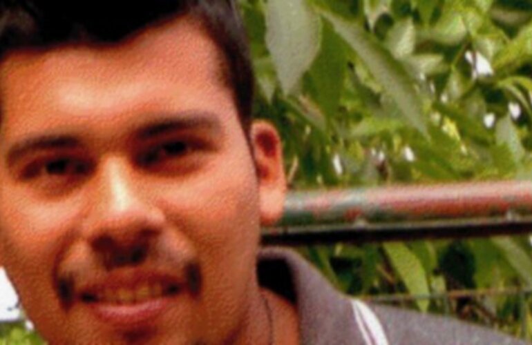 Lucarelli vest&iacute;a jean claro, zapatillas blancas y remera clara. (Prensa Polic&iacute;a)