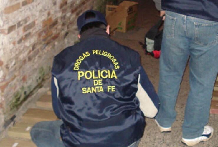 Imagen de Desplazan a comisario por presuntos vínculos con un narco
