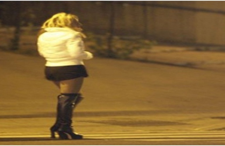 Imagen de INS&Oacute;LITO !!!!  Hombre se entera que su esposa era hombre luego de 19 a&ntilde;os