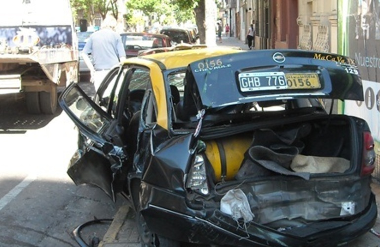 Imagen de Buscan testigos del accidente de Callao y Santa Fe