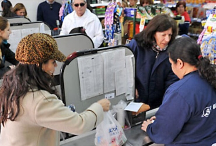 Los rosarinos están acostumbrados a la utilización masiva de las bolsas plásticas que se entregan en las cajas de los comercios.