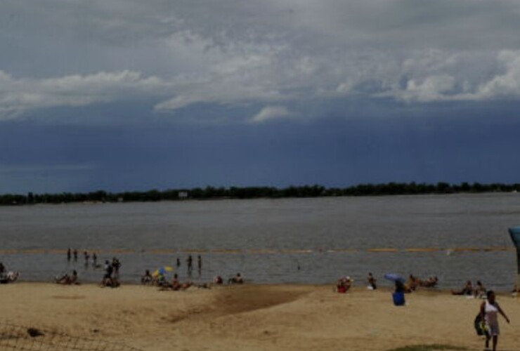 Imagen de Accidente en el río: una joven sufrió heridas al chocar un gomón contra un banco de arena