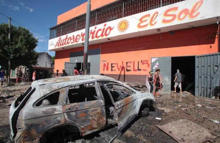 Foto: Saqueos en Rosario. (Carlos Carrión)