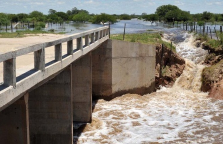 Numerosos cauces de agua de la provincia rebalsaron tras las lluvias de la semana. (Gobernación)