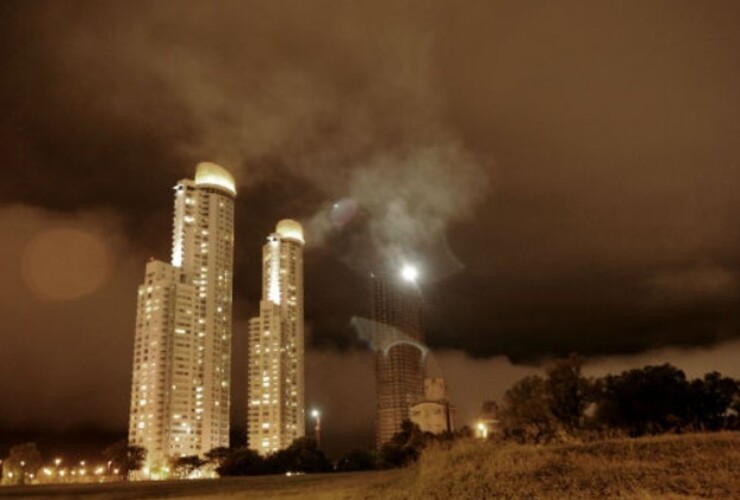 Imagen de La sensación térmica en Rosario superó los 45 grados y acecha un frente de tormenta