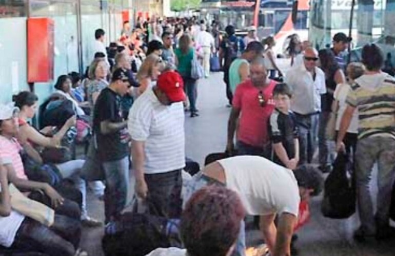 Imagen de La huida turística por fin de año se hizo notar en la terminal y en la autopista