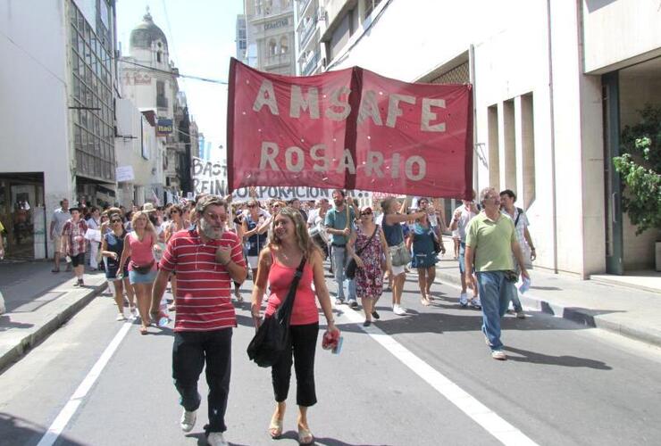 Imagen de Amsafé Rosario pone un piso de 30% para discutir salarios