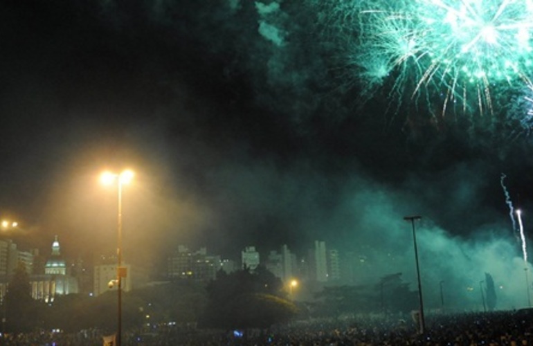 Imagen de Un show de fuegos artificales cerró la Caravana de los Deseos