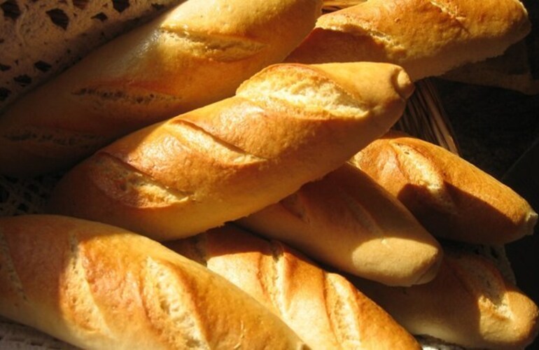 Imagen de Anuncian posible aumento del pan