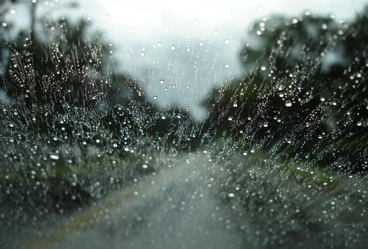 Imagen de La lluvia aguó los programas para el feriado del jueves, pero trajo alivio ante el calor