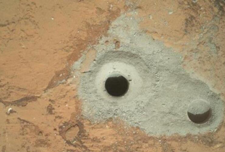 Imagen de El robot espacial "Curiosity" perfora por primera vez suelo marciano