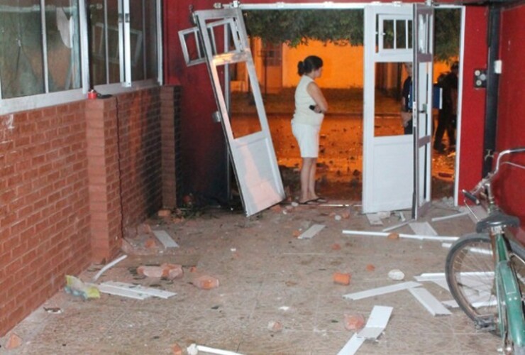 Imagen de Detienen a un comerciante y a su hija por incitar a la violencia en General Lagos