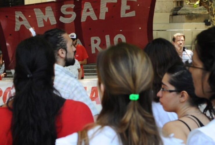 Esta mañana los maestros se movilizaron para reclamar por aumento de salario. (Foto archivo: A. Amaya)