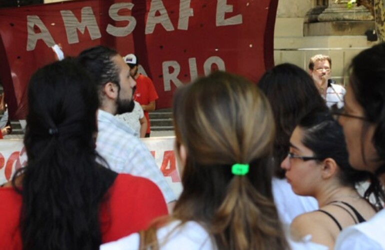 Esta mañana los maestros se movilizaron para reclamar por aumento de salario. (Foto archivo: A. Amaya)