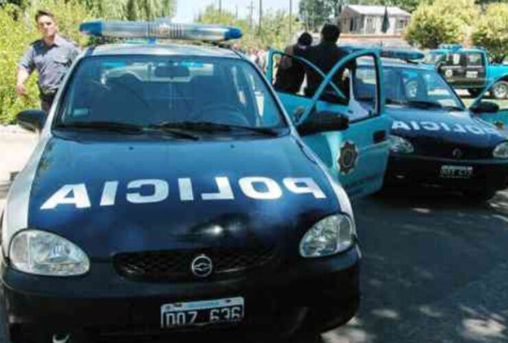 Terminó esta tarde el motín que una veintena de reclusos de la comisaría 24° de Granadero Baigorria protagonizaron esta tarde. El origen de los incidentes, que arrancó en las primeras horas de la tarde, fue en reclamo de un traslado a otras dependencias p