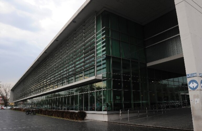 El muchacho fue llevado al Heca, adonde ingres&oacute; a las 2.20 ya sin vida. (Foto archivo: C.M.Lovera)