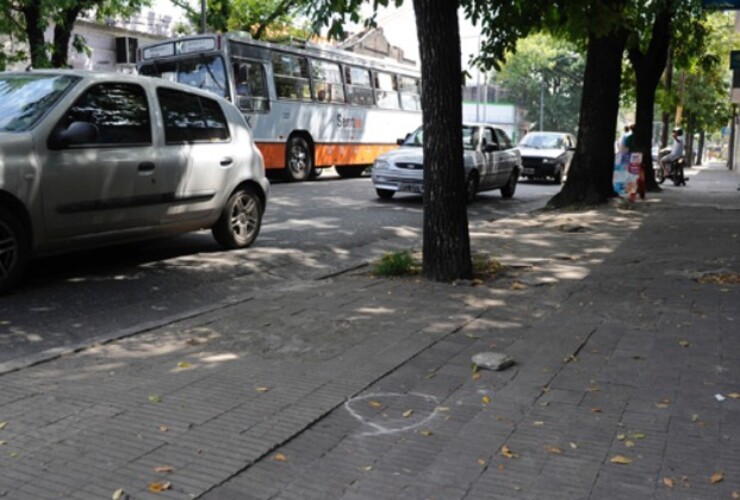 La zona donde fue asaltada la víctima esta tarde en el oeste rosarino. (Foto: E. Rodríguez Moreno)