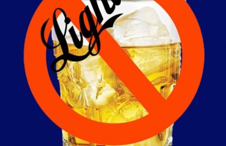 El az&uacute;car ralentiza la absorci&oacute;n de alcohol hacia la sangre.