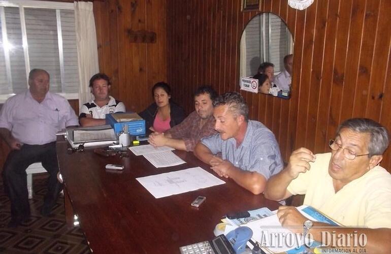La Comisi&oacute;n del Rowing en plena conferencia de prensa