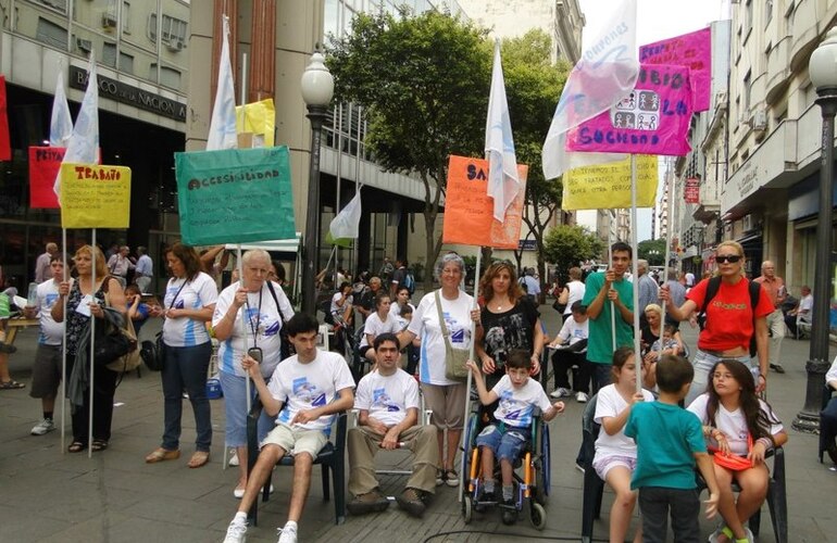 Imagen de "Los Tiburones del Paraná" participarán del 5to Vía Crucis de los Excluidos